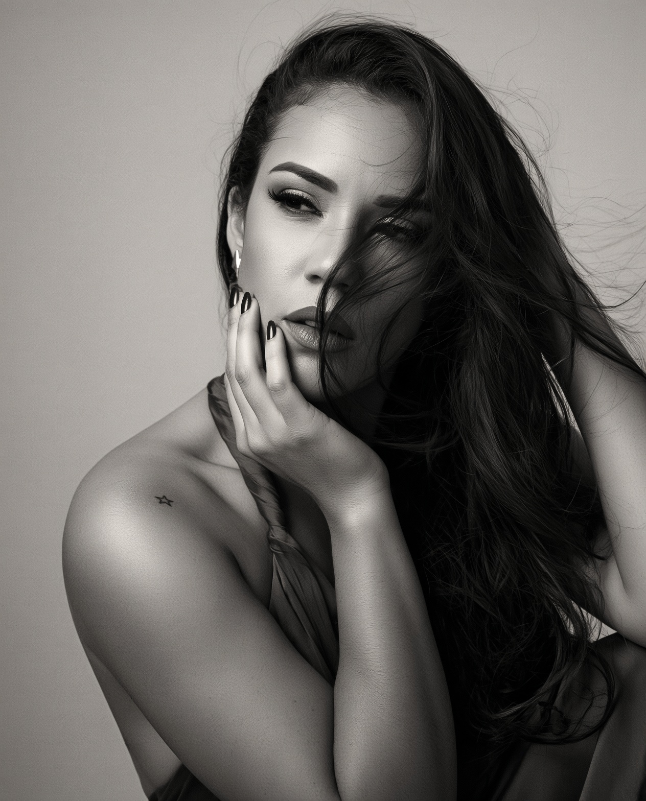 Black and white portrait of Jaynel
